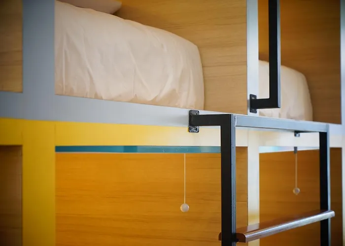 Borough Capsule Hostel Bali